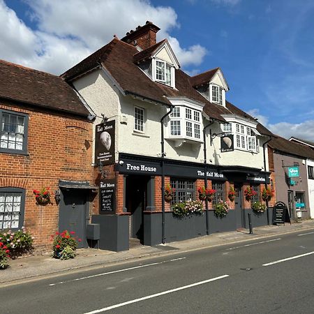 The Half Moon Inn ووكينغ المظهر الخارجي الصورة