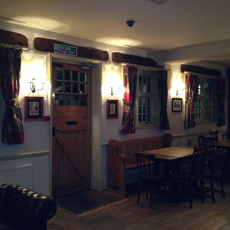 The Half Moon Inn ووكينغ المظهر الخارجي الصورة