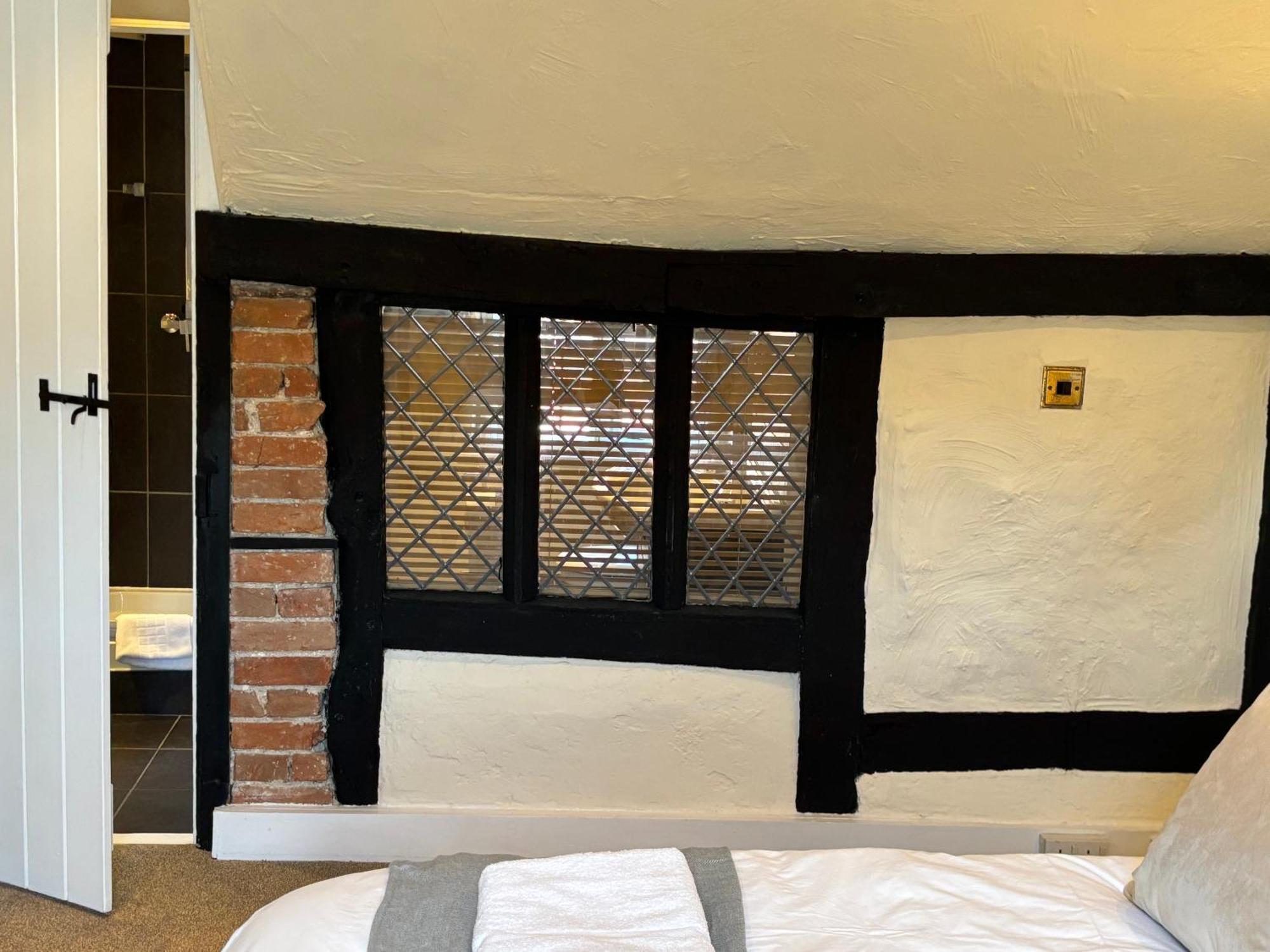 The Half Moon Inn ووكينغ المظهر الخارجي الصورة